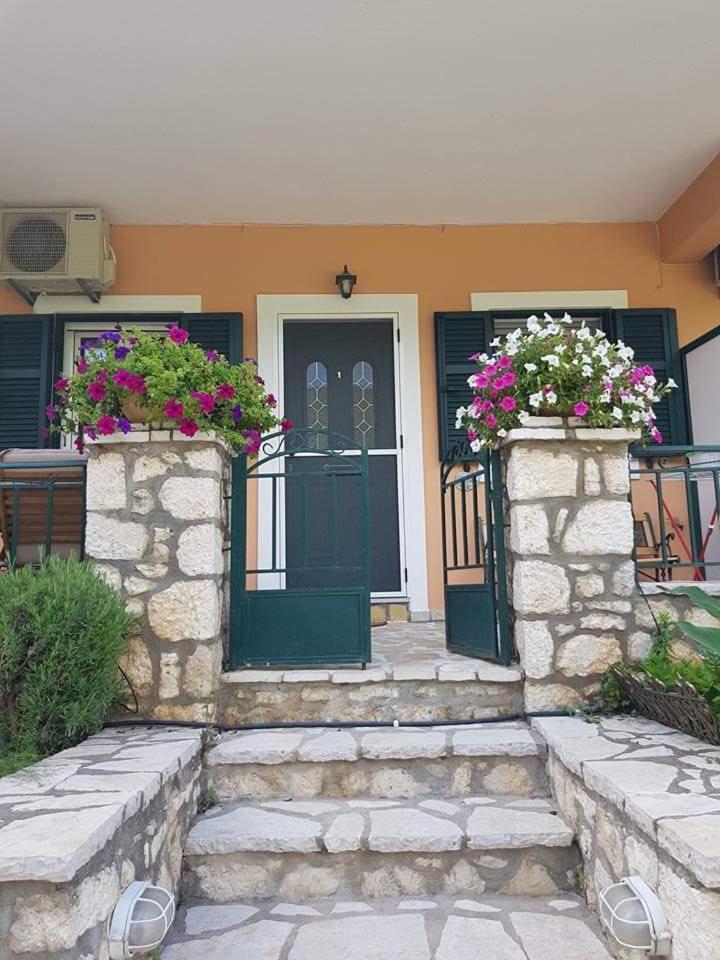 Rania Apartments Áyios Nikítas Kültér fotó